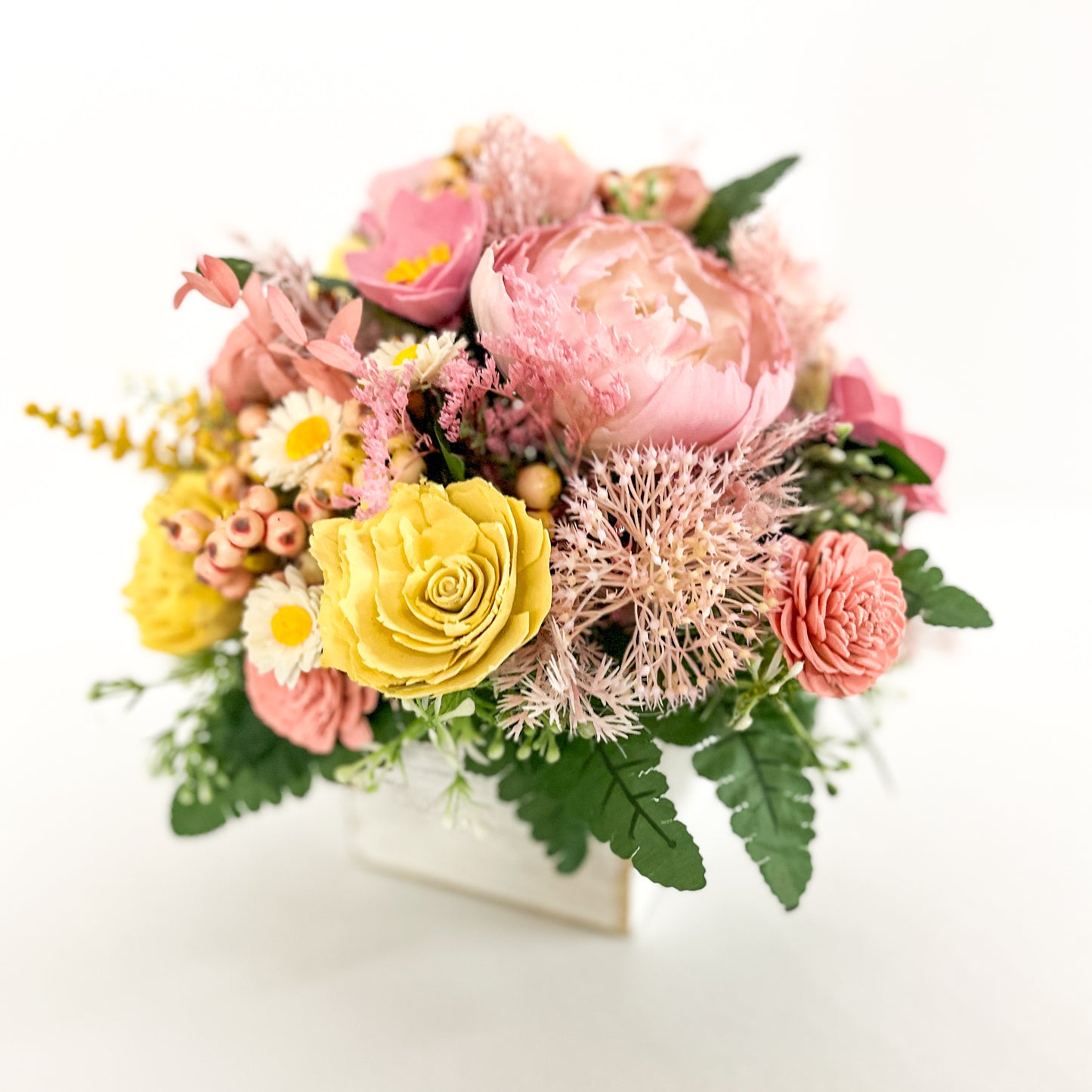 Blush to Yellow Ombre Boxed Centerpiece